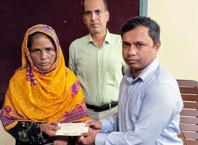 দুর্ঘটনায় নিহত দুই পরিবারের পাশে দাঁড়াল পাটগ্রাম উপজেলা প্রশাসন