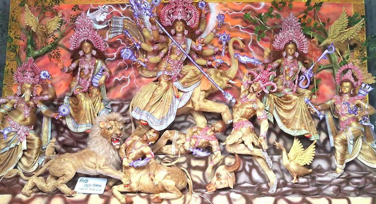 সাতক্ষীরায় সোনালি আঁশের প্রতিমা, মুগ্ধ সবাই