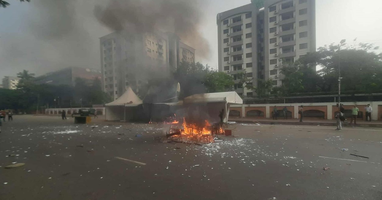 জুলাই সনদ স্বাক্ষরের আগে ভাঙচুর-আগুন