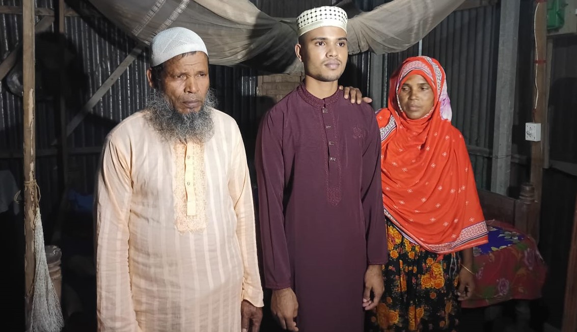 রাজমিস্ত্রী কাজ করেও এইচএসসিতে পেয়েছেন জিপিএ-৫