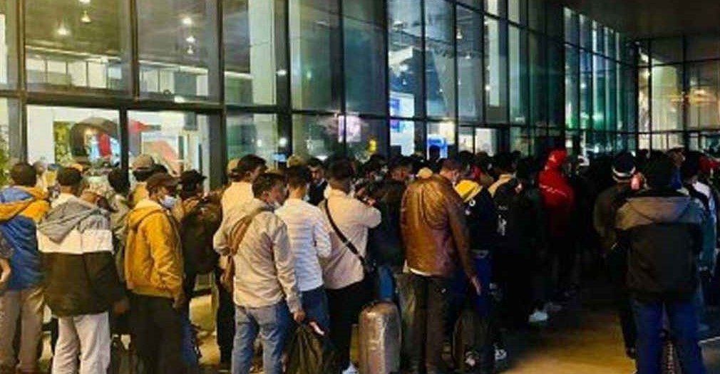 লিবিয়া থেকে দেশে ফিরলেন ১৭৪ বাংলাদেশি