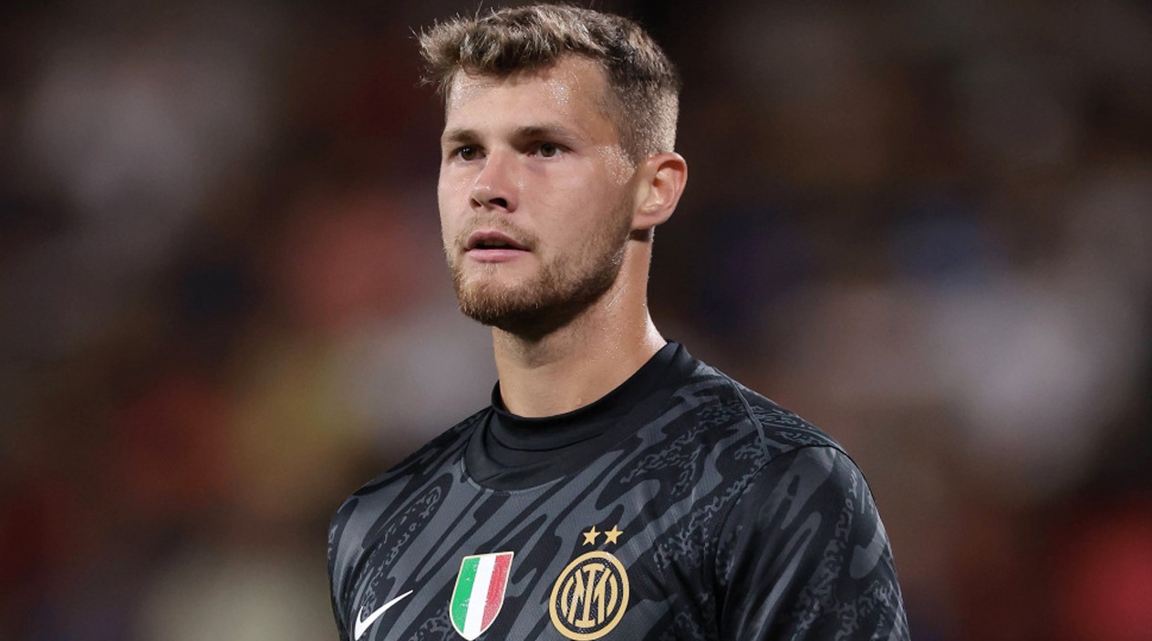 গোলরক্ষক জোসেফ মার্টিনেজের গাড়ির ধাক্কায় প্রাণ গেল বৃদ্ধের