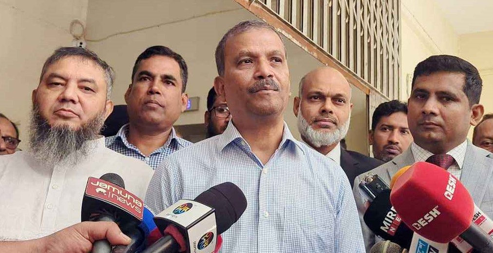 ফেব্রুয়ারিতেই নির্বাচন করতে সরকার বদ্ধপরিকর: আসিফ নজরুল