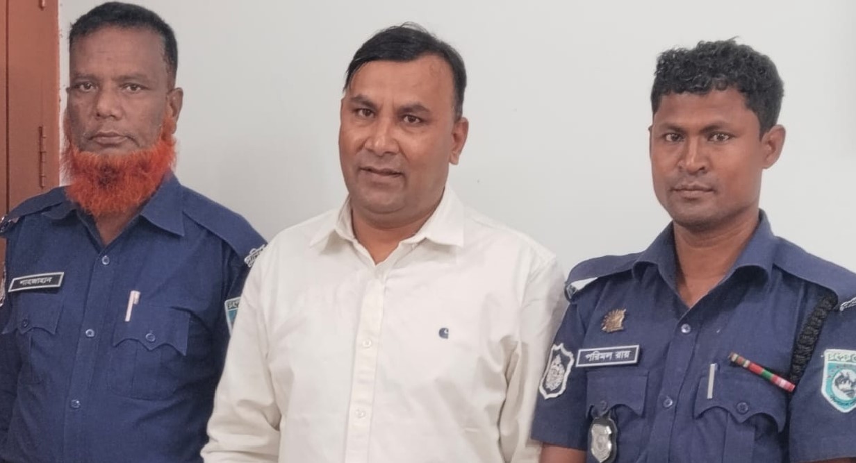 কাউনিয়ায় নিষিদ্ধ ঘোষিত আওয়ামী লীগ নেতা হীরা গ্রেফতার