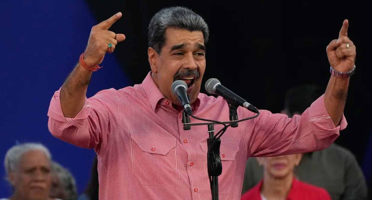 ভেনেজুয়েলায় হস্তক্ষেপ করলে ট্রাম্পের রাজনৈতিক জীবনের ইতি ঘটবে