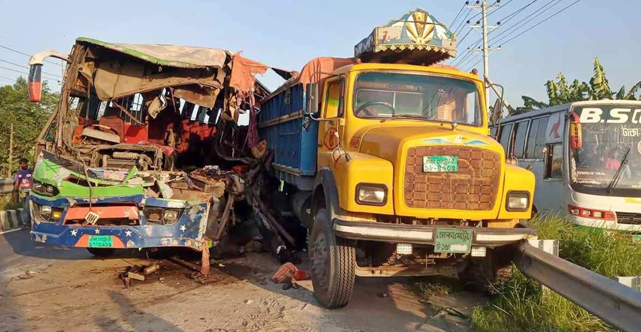 সড়ক দুর্ঘটনায় এক মাসে প্রাণ হারাল ৪৪১ জন