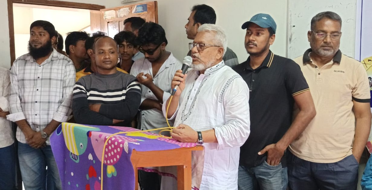 শিক্ষকরা জাতি গঠনের কারিগর: আমজাদ হোসেন