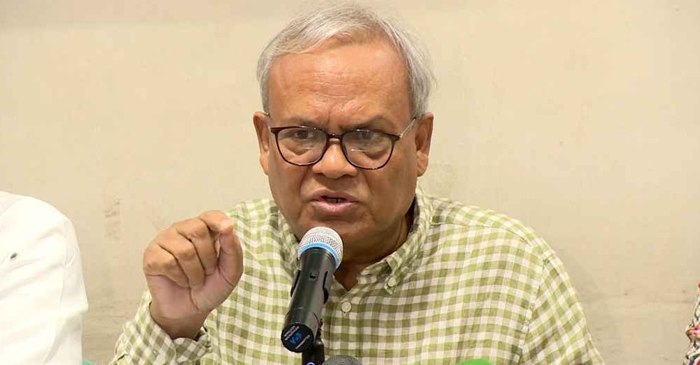 খালেদা জিয়াকে দেশের মানুষ নেতৃত্বের আসনে দেখতে চায়: রিজভী