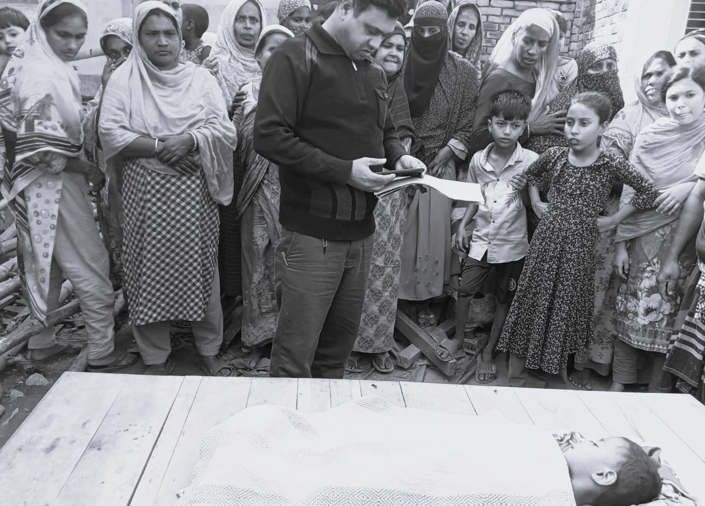 গাংনীতে পানিতে ডুবে শিশুর মৃত্যু