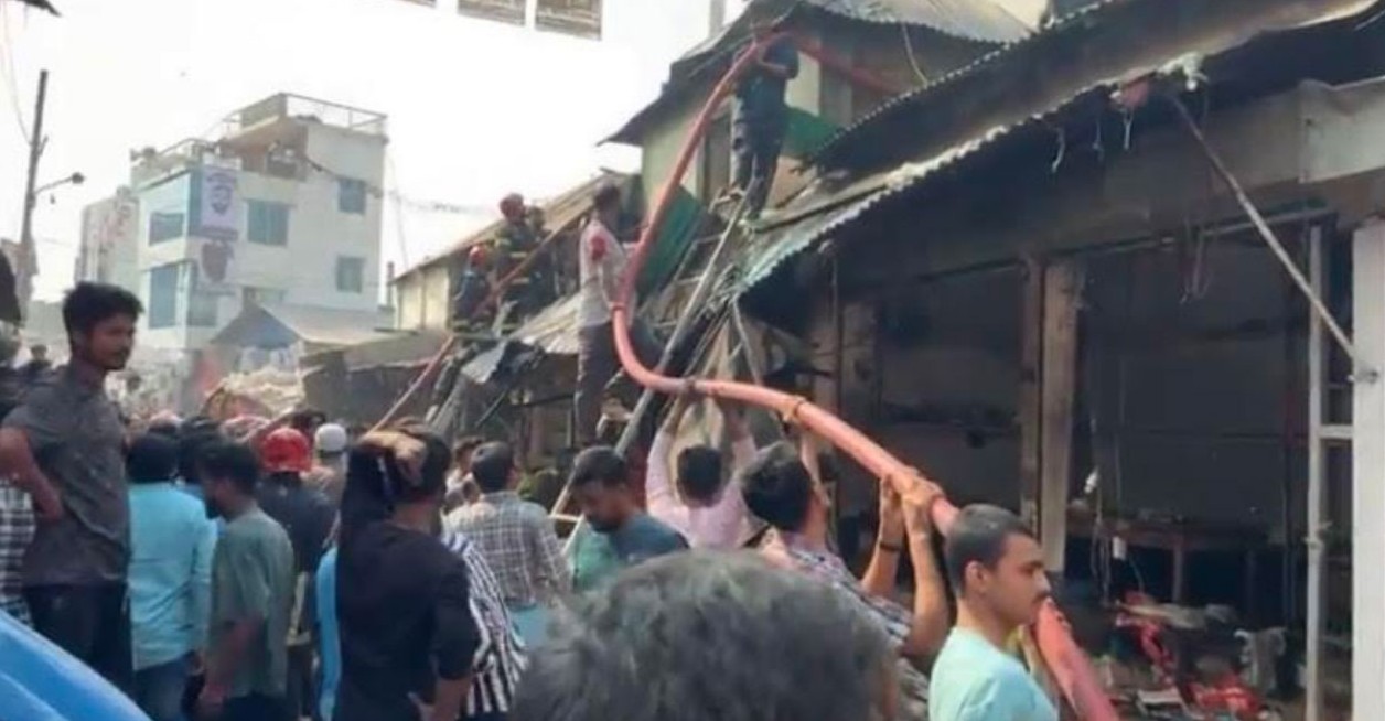 কালিয়াকৈরে বাজারে আগুন