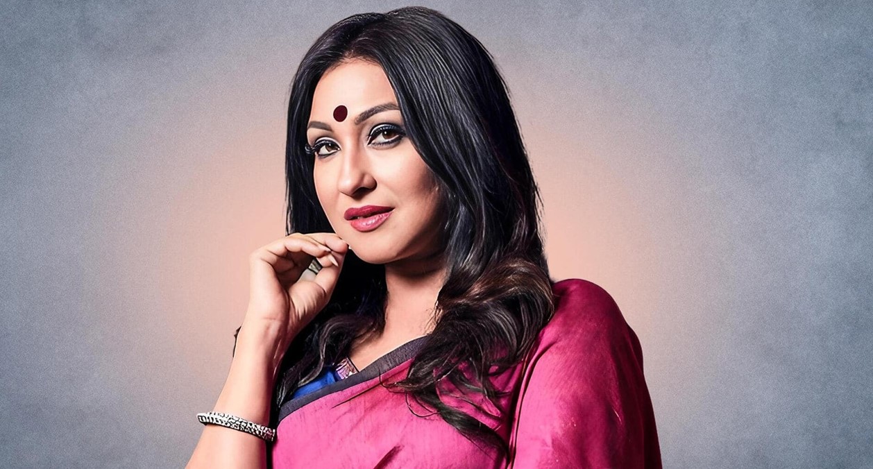 নিজেকে ‘সৌভাগ্যবতী’ বললেন ঋতুপর্ণা 