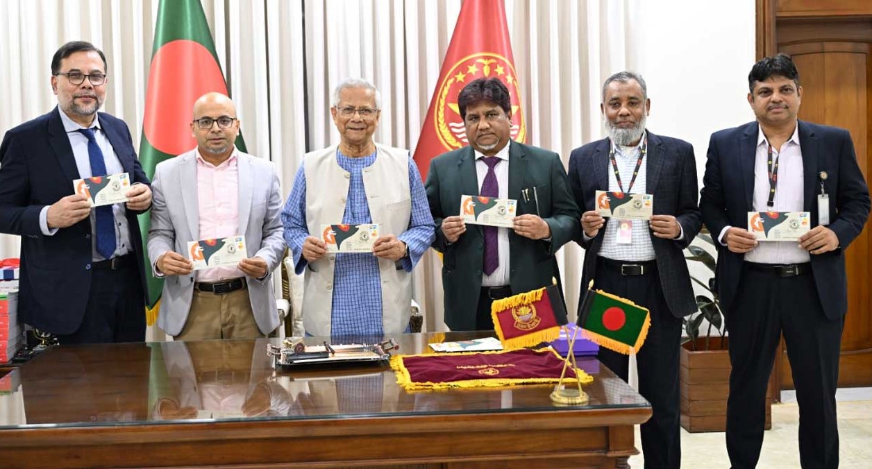 বিজয় দিবস উপলক্ষ্যে স্মারক ডাকটিকিট অবমুক্ত