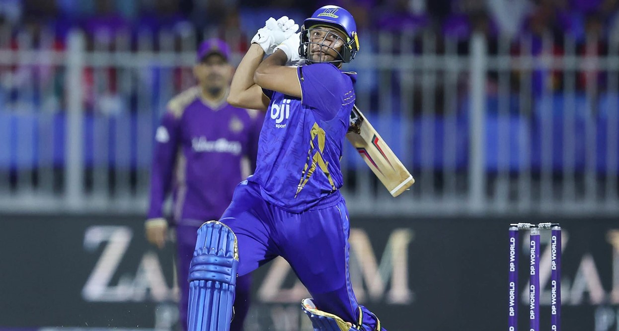 অলরাউন্ড নৈপুণ্যে এমিরেটসকে ফাইনালে তুললেন সাকিব