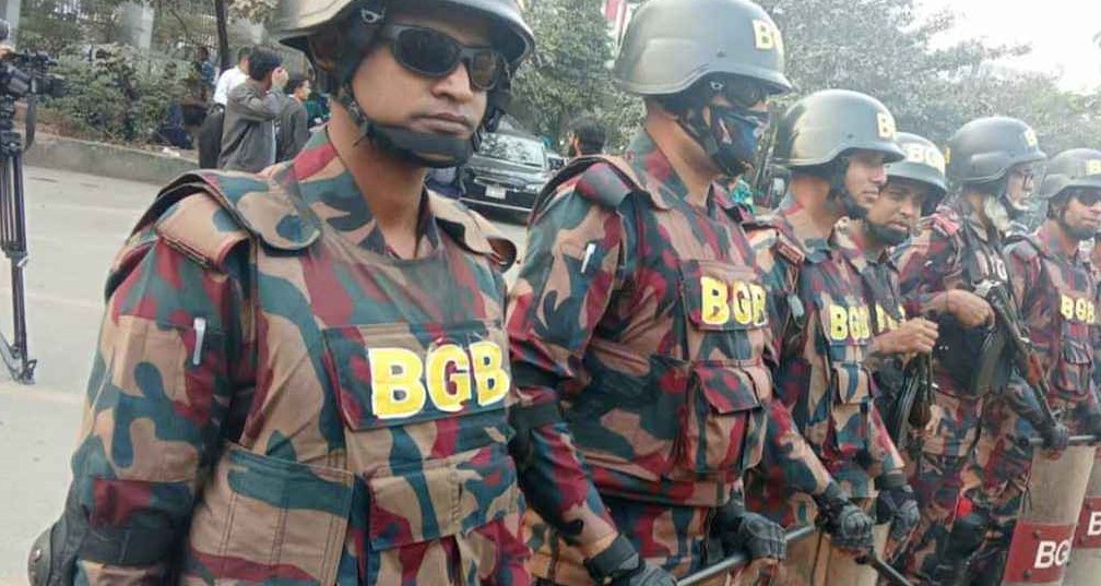 নির্বাচন কমিশন ভবনের সামনে বিজিবি মোতায়েন