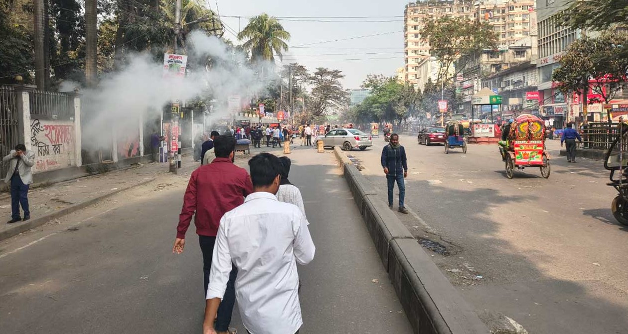 সাইন্সল্যাবে ঢাকা কলেজ ও আইডিয়াল কলেজ শিক্ষার্থীদের মধ্যে সংঘর্ষ