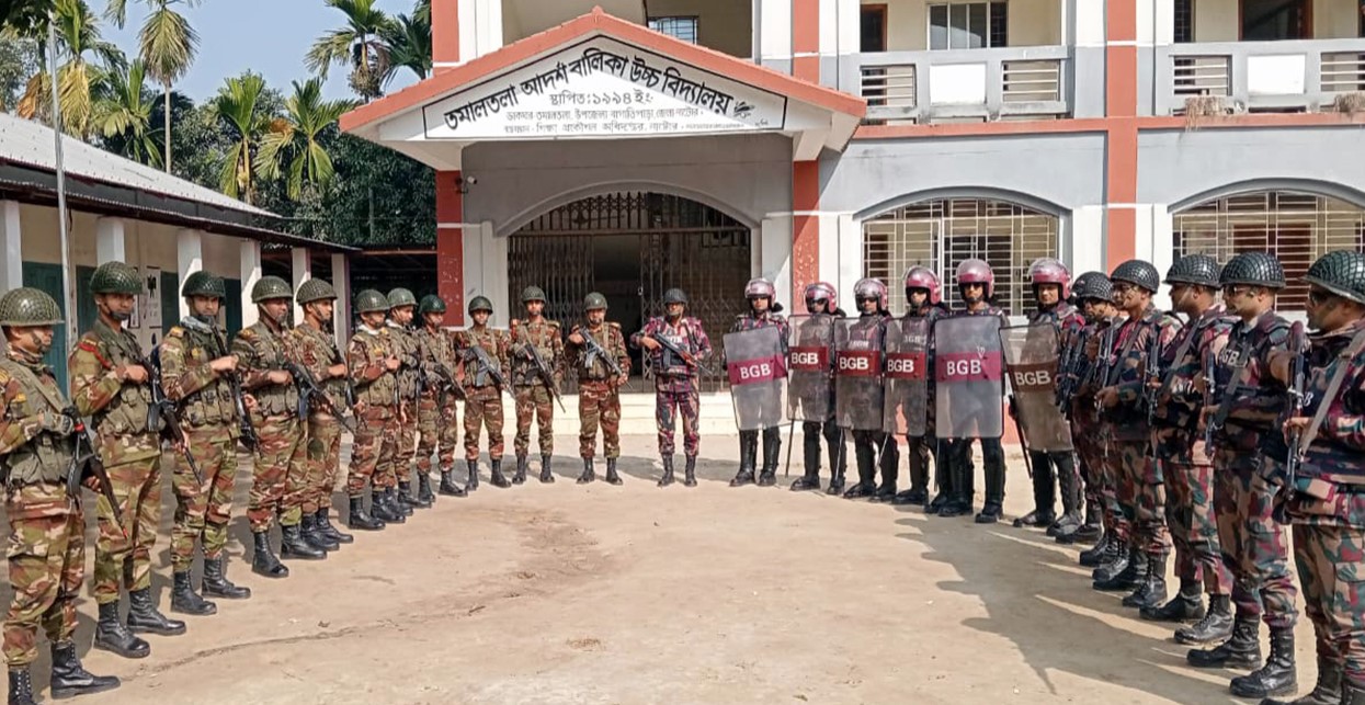নাটোরে নির্বাচনী নিরাপত্তায় ১৪ প্লাটুন বিজিবি মোতায়েন