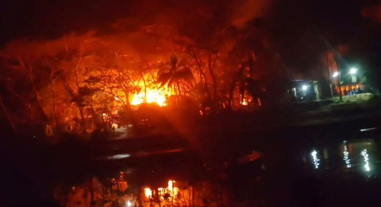 মাদারীপুরে ৪০ বাড়িতে ভাঙচুর-লুটপাট-অগ্নিসংযোগ