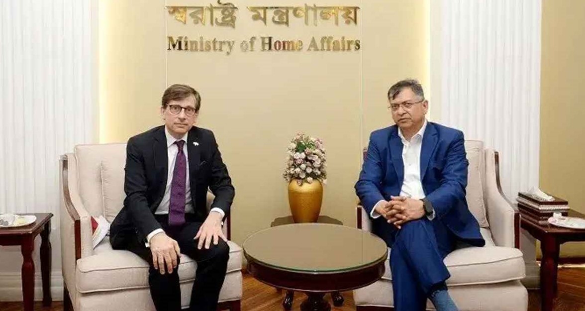 পুলিশ সংস্কারে ফ্রান্সের সহযোগিতা চাইলেন স্বরাষ্ট্রমন্ত্রী