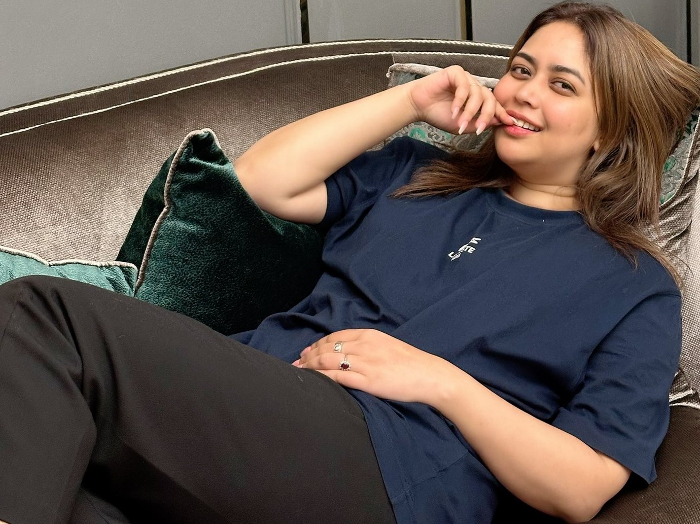 কে কি লিখছে, তাতে যায় আসে না: ভাবনা