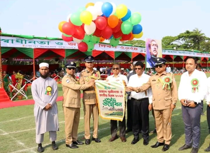 বরিশালে স্বাধীনতা ও জাতীয় দিবসের কুচকাওয়াজ অনুষ্ঠিত