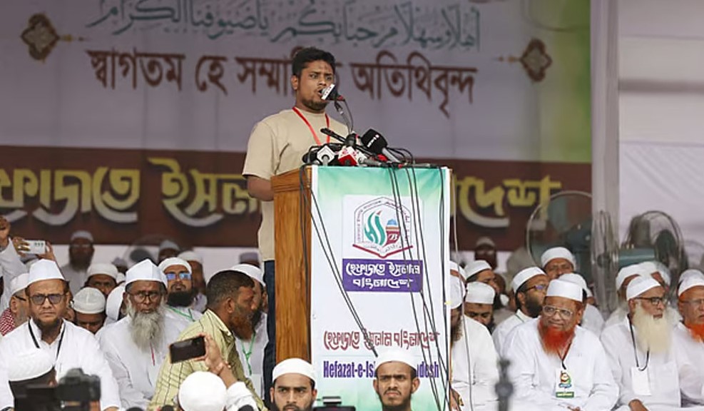 অধ্যাপক ইউনূস আমরা আপনাকে ক্ষমতায় বসিয়েছি: হাসনাত