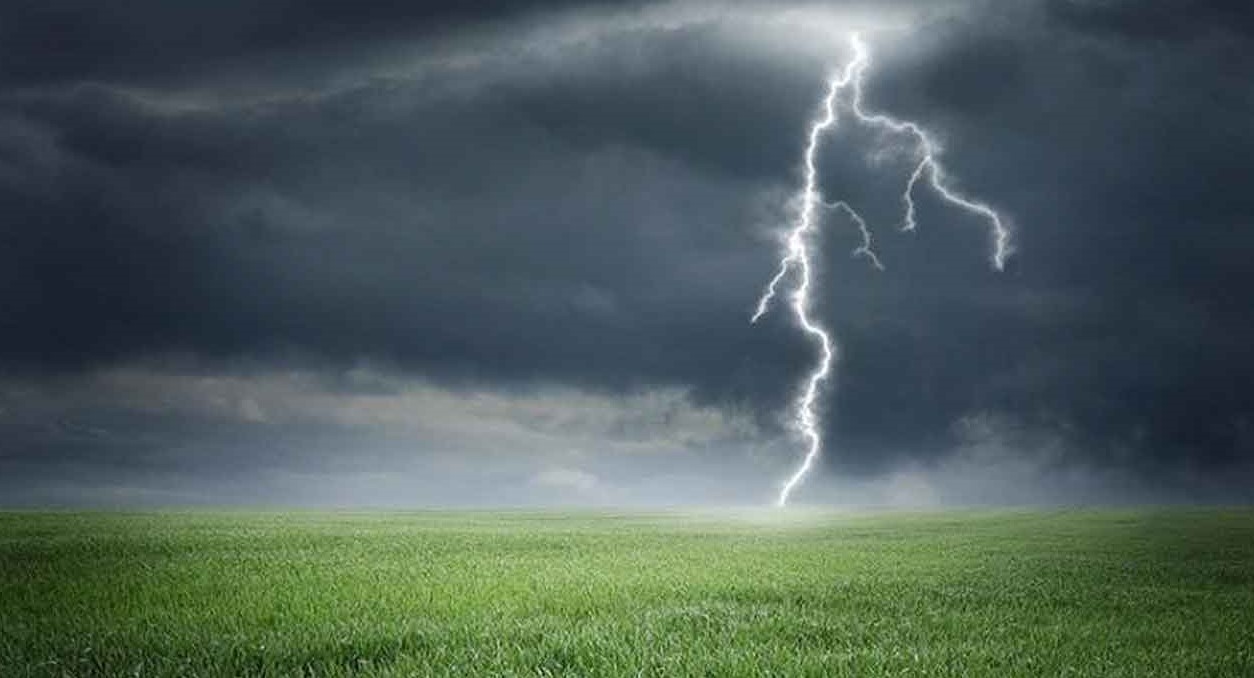 সারাদেশে একদিনে বজ্রপাতে প্রাণ গেলো ১০ জনের