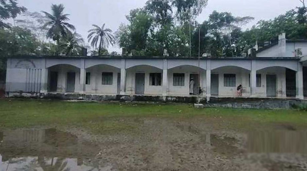 সব ছাত্রী বিবাহিত, তাই পাস করেনি কেউ