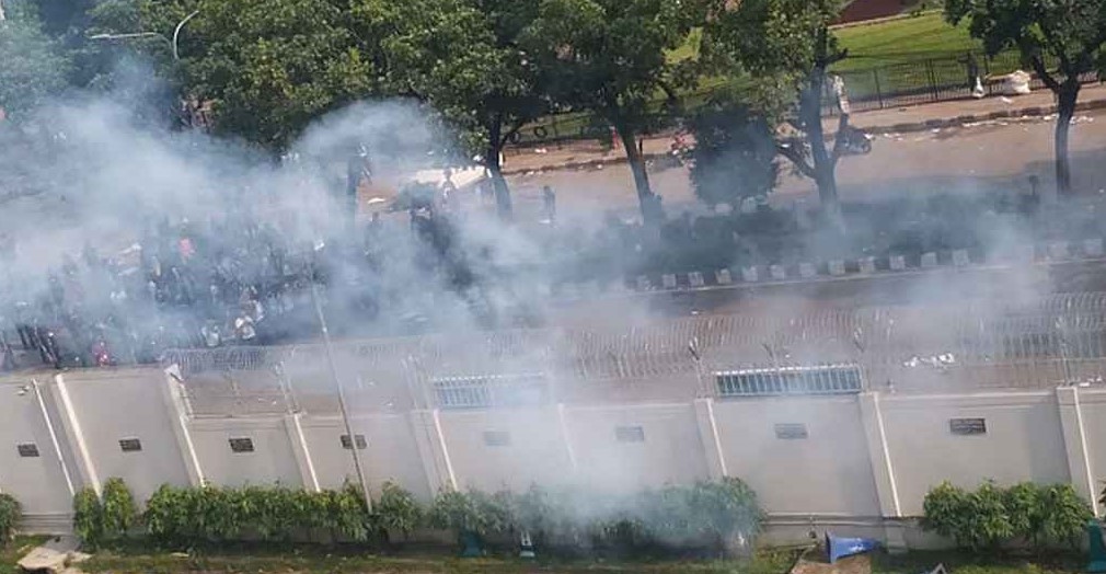 সচিবালয়ে শিক্ষার্থীদের সঙ্গে পুলিশের ধাওয়া-পাল্টা ধাওয়া