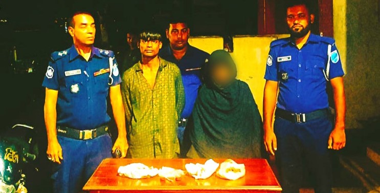 বোয়ালমারীতে মাদক কারবারি মা-ছেলে গ্রেফতার