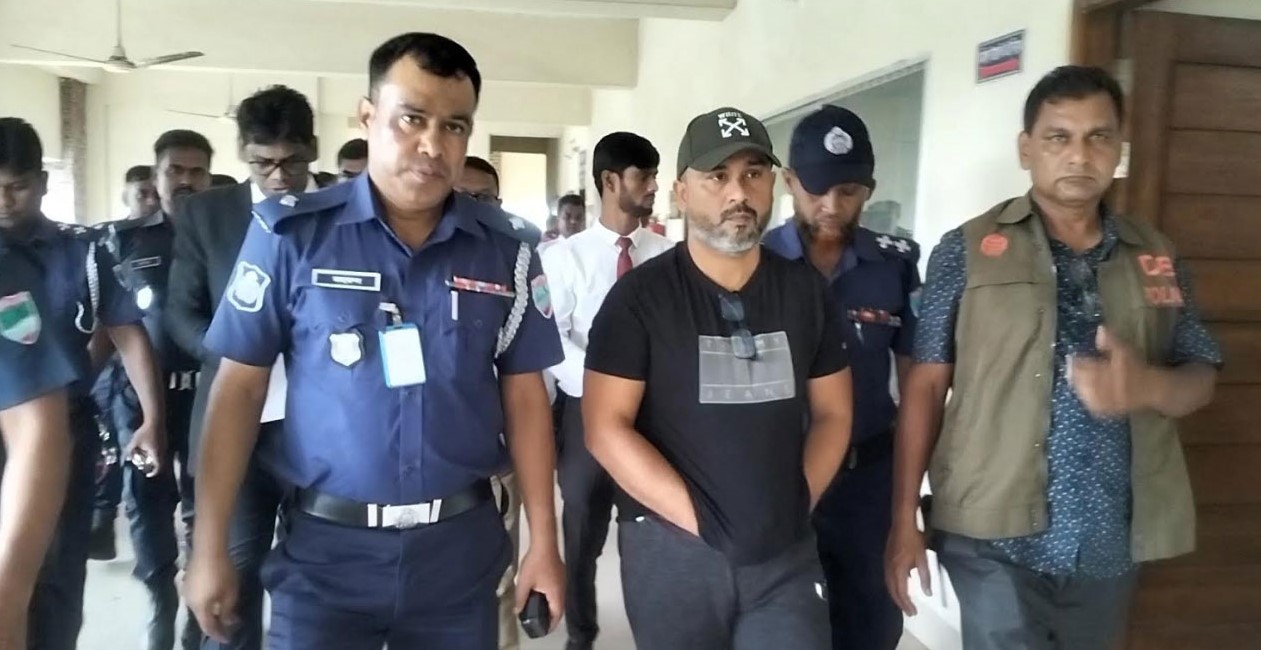 হত্যা মামলায় গ্রেপ্তার দেখানো হলো কুষ্টিয়ার সাবেক এসপিকে