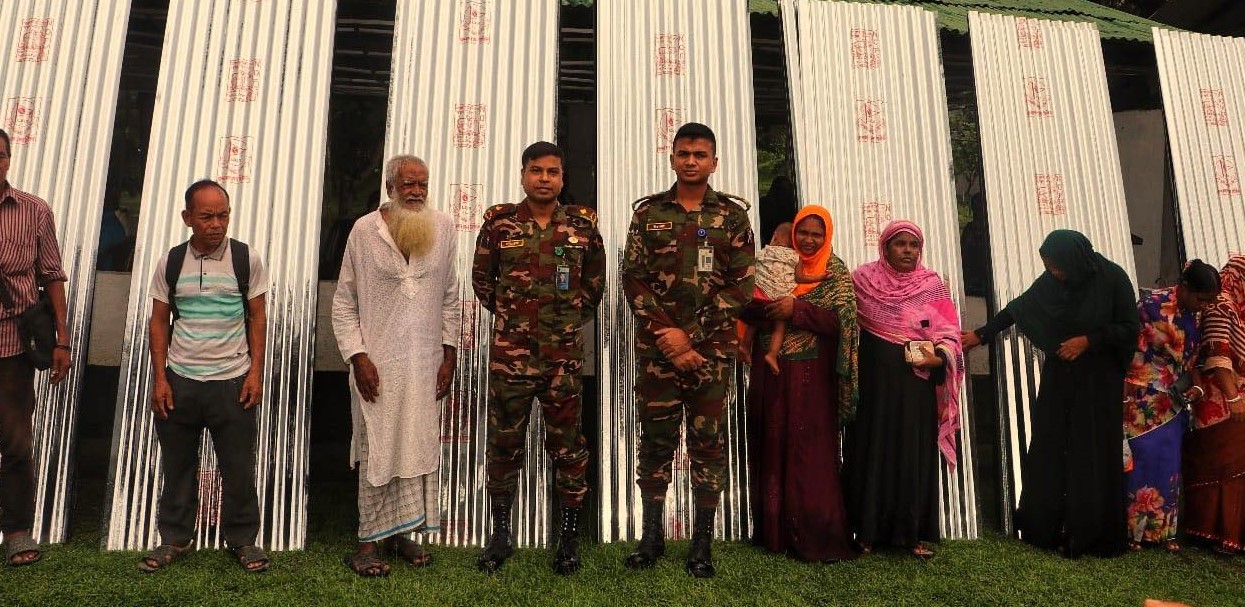 সেনাবাহিনীর উদ্যোগে বান্দরবানে মানবিক সহায়তা প্রদান