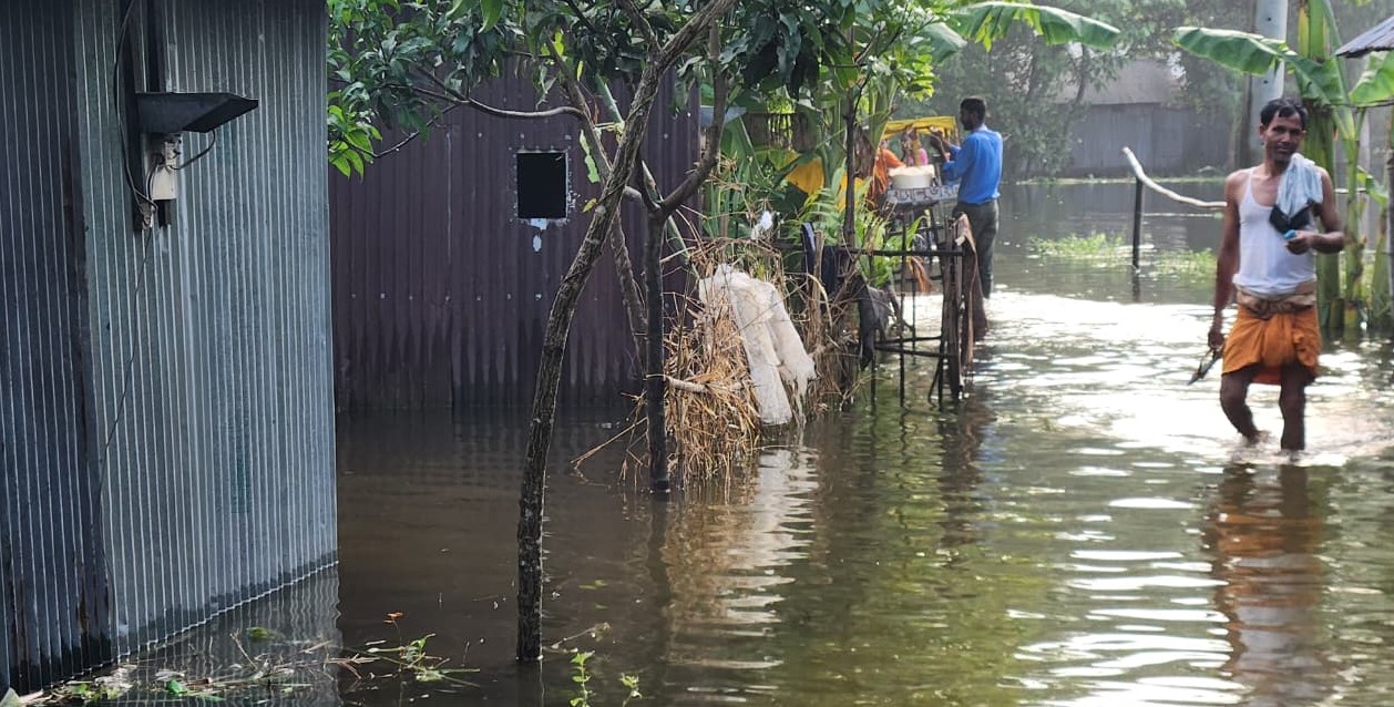 লালমনিরহাটে বানভাসি মানুষের হাহাকার