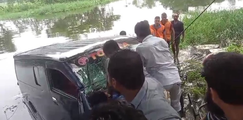 ওমান প্রবাসীকে আনতে গিয়ে একই পরিবারের ৭ জন নিহত