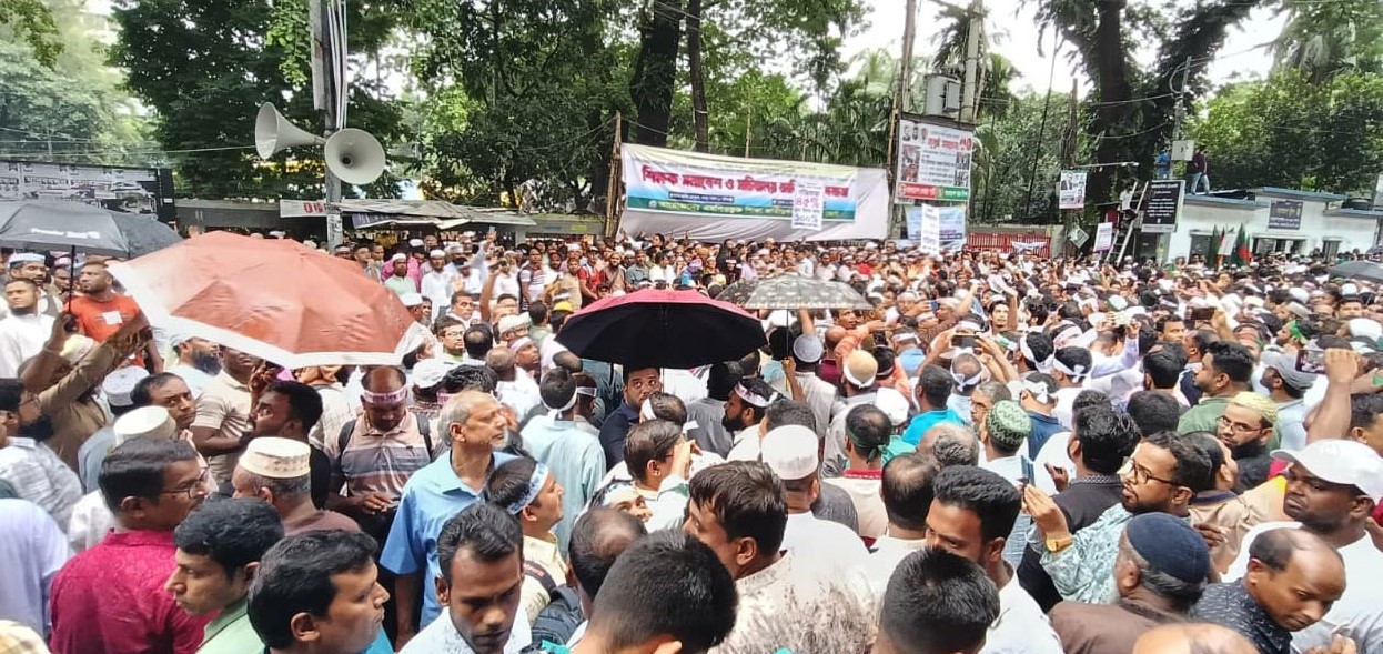 সরকারকে এক মাস সময় দিলেন শিক্ষকরা