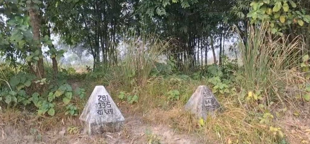 পাঁচবিবি সীমান্ত দিয়ে একই পরিবারের ৫ জনকে ফেরত দিল বিএসএফ