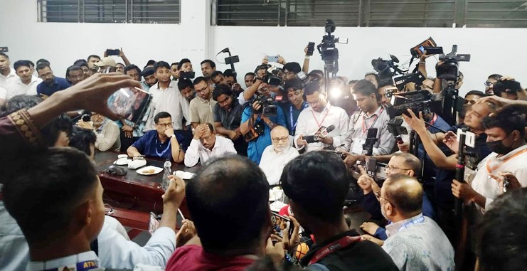 ঢাবি ভিসিকে আনুষ্ঠানিকভাবে ‘জামায়াতি প্রশাসন’ আখ্যা দিল ছাত্রদল