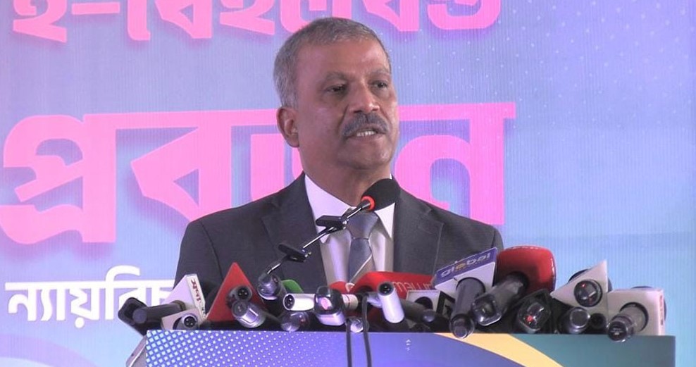 উচ্চ আদালতে অনেক সংস্কার প্রয়োজন: আসিফ নজরুল