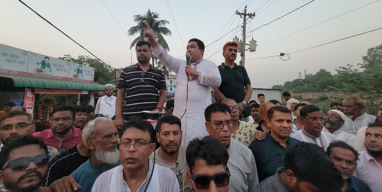 বিএনপি নেতার ওপর হামলাকারীদের শাস্তির দাবিতে বিক্ষোভ