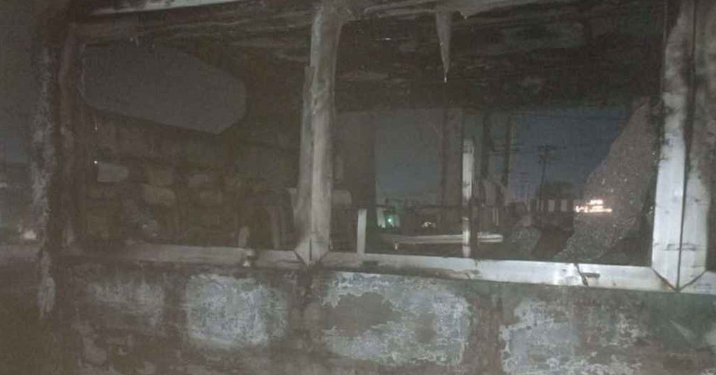 গাজীপুরে দাঁড়িয়ে থাকা বাসে দুর্বৃত্তের আগুন