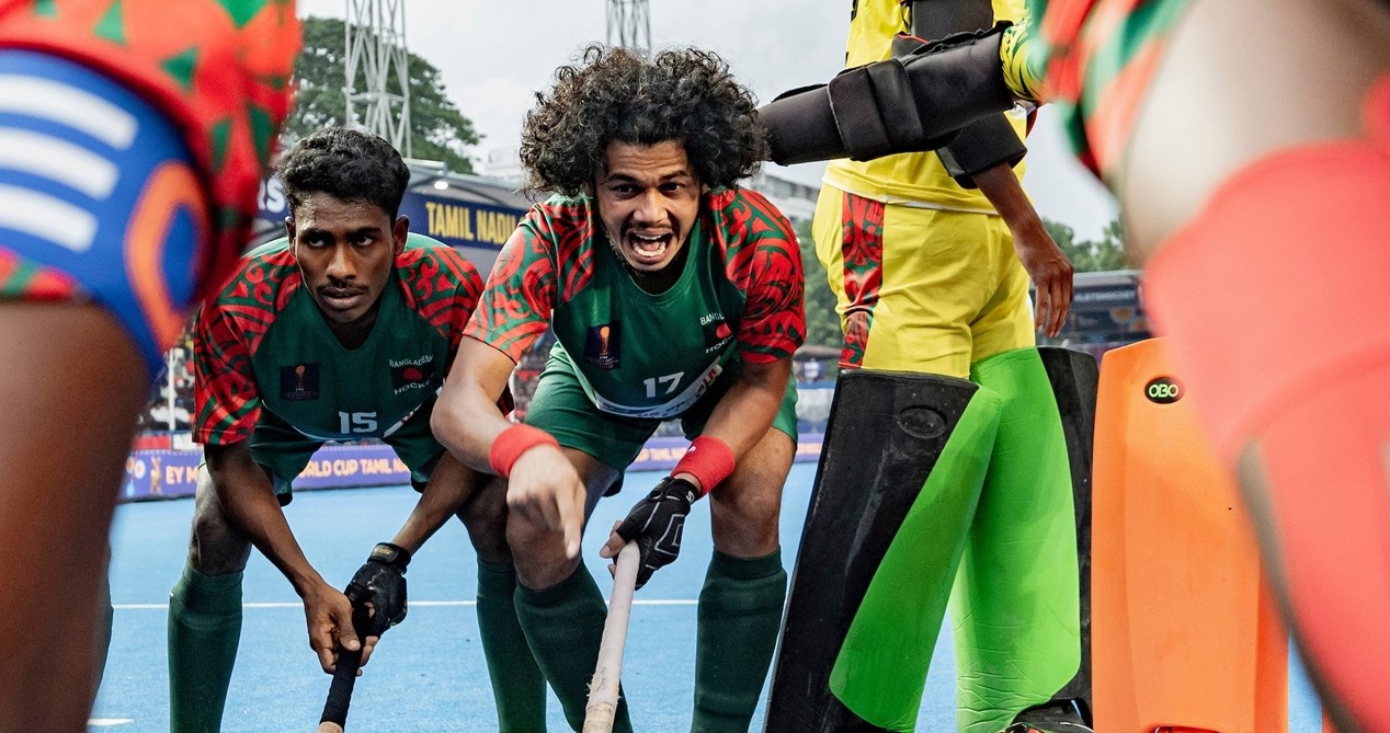 বিশ্বকাপের অভিষেকে লড়াই করে হারল বাংলাদেশ, আমিরুলের হ্যাটট্রিক