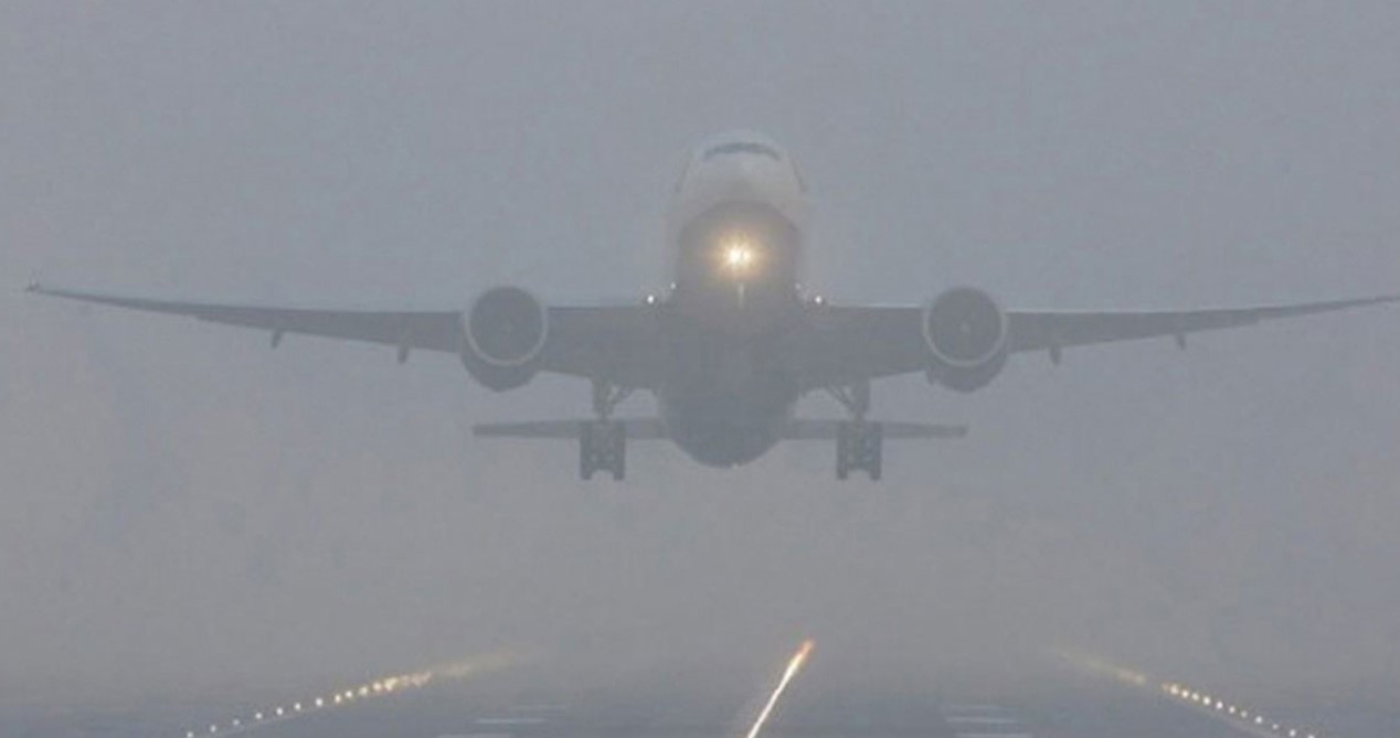 কুয়াশায় ঢাকায় নামতে না পেরে ৫ ফ্লাইট গেল কলকাতা