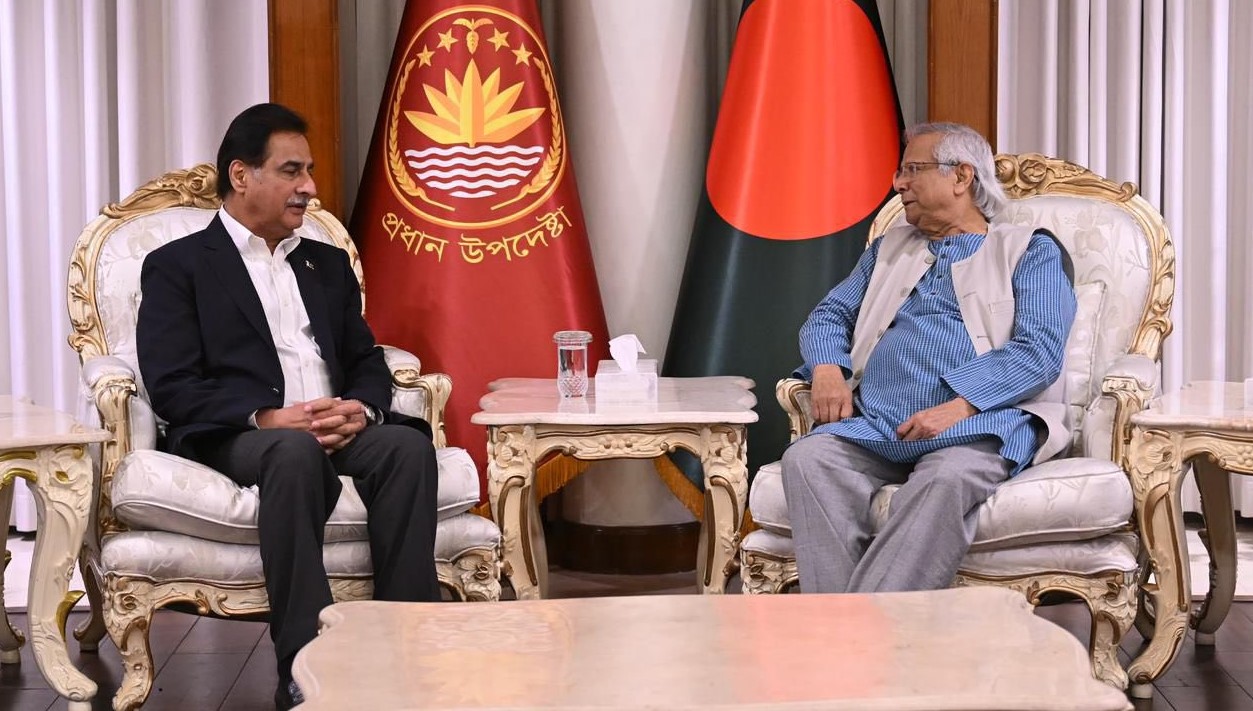 প্রধান উপদেষ্টার সঙ্গে পাকিস্তানের স্পিকারের সাক্ষাৎ