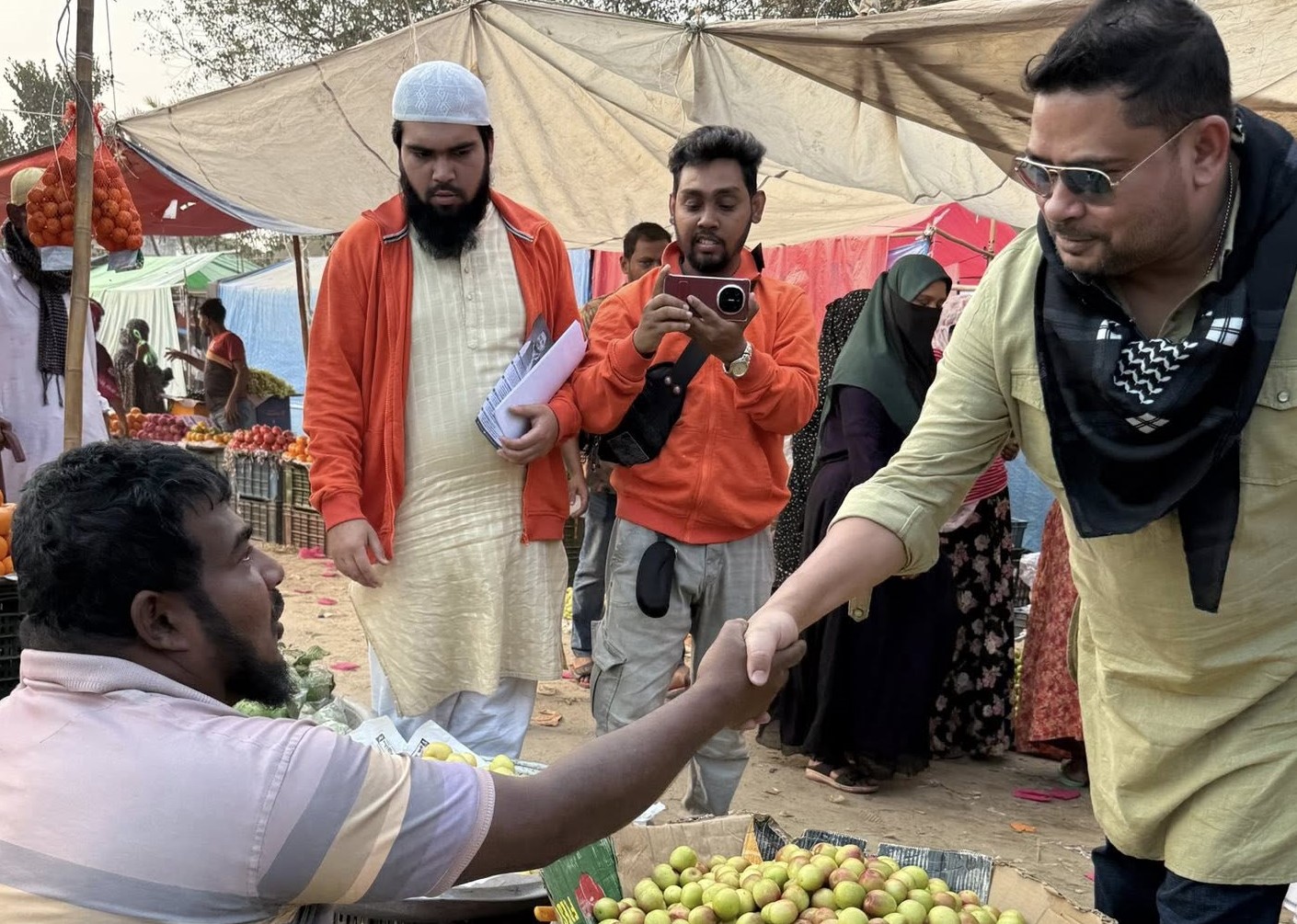 আবু কায়েস সিকদারের নির্বাচনী ইশতেহার ঘোষণা