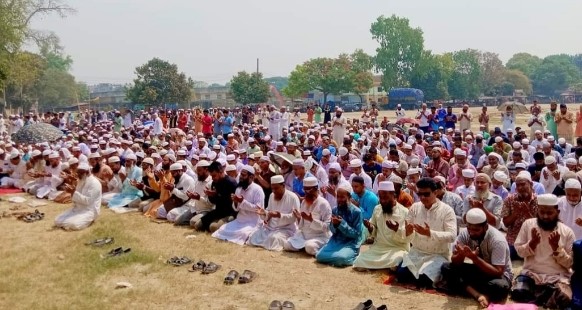 টাঙ্গাইলে বৃষ্টির জন্য ইস্তিসকার নামাজ আদায়