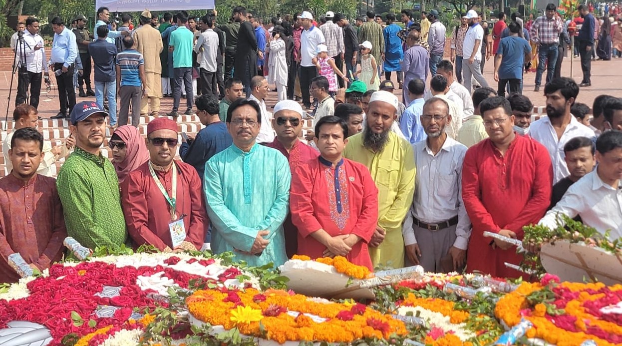 স্বাধীনতা দিবসে আমরা ক’জন মুজিব সেনার শ্রদ্ধা নিবেদন