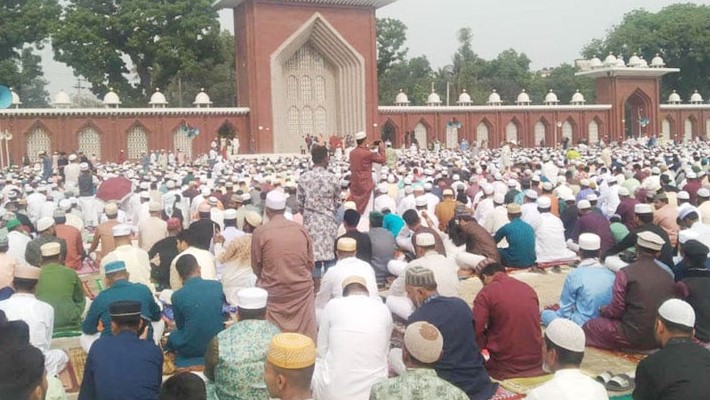 দিনাজপুর গোর শহীদ ময়দানে ঈদের জামাত অনুষ্ঠিত