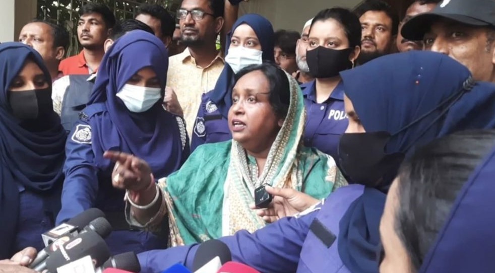 সেলিনা হায়াত আইভী গ্রেফতার