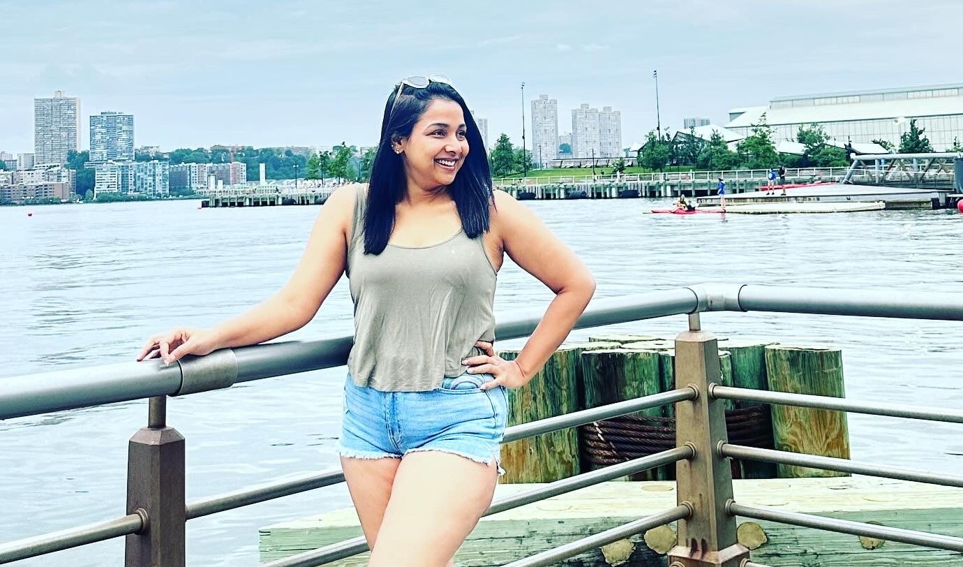 ছুটি কাটাতে হাডসন নদীর তীরে রুনা খান