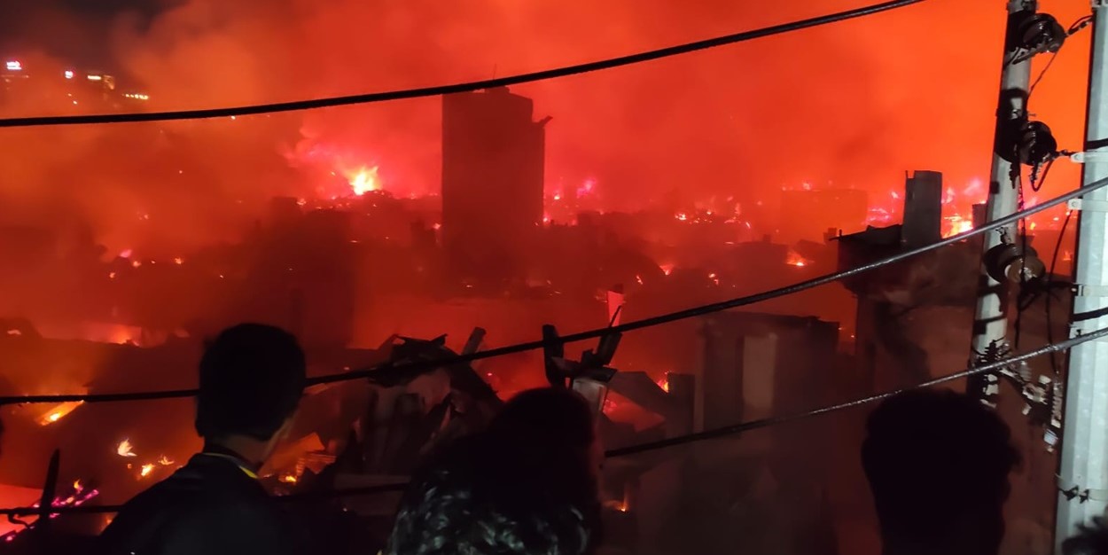 কড়াইল বস্তিতে আগুন