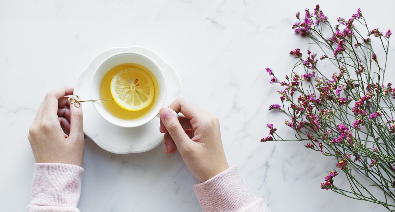 শীতে আদা-লেবুর চা খেলে কী হয়?